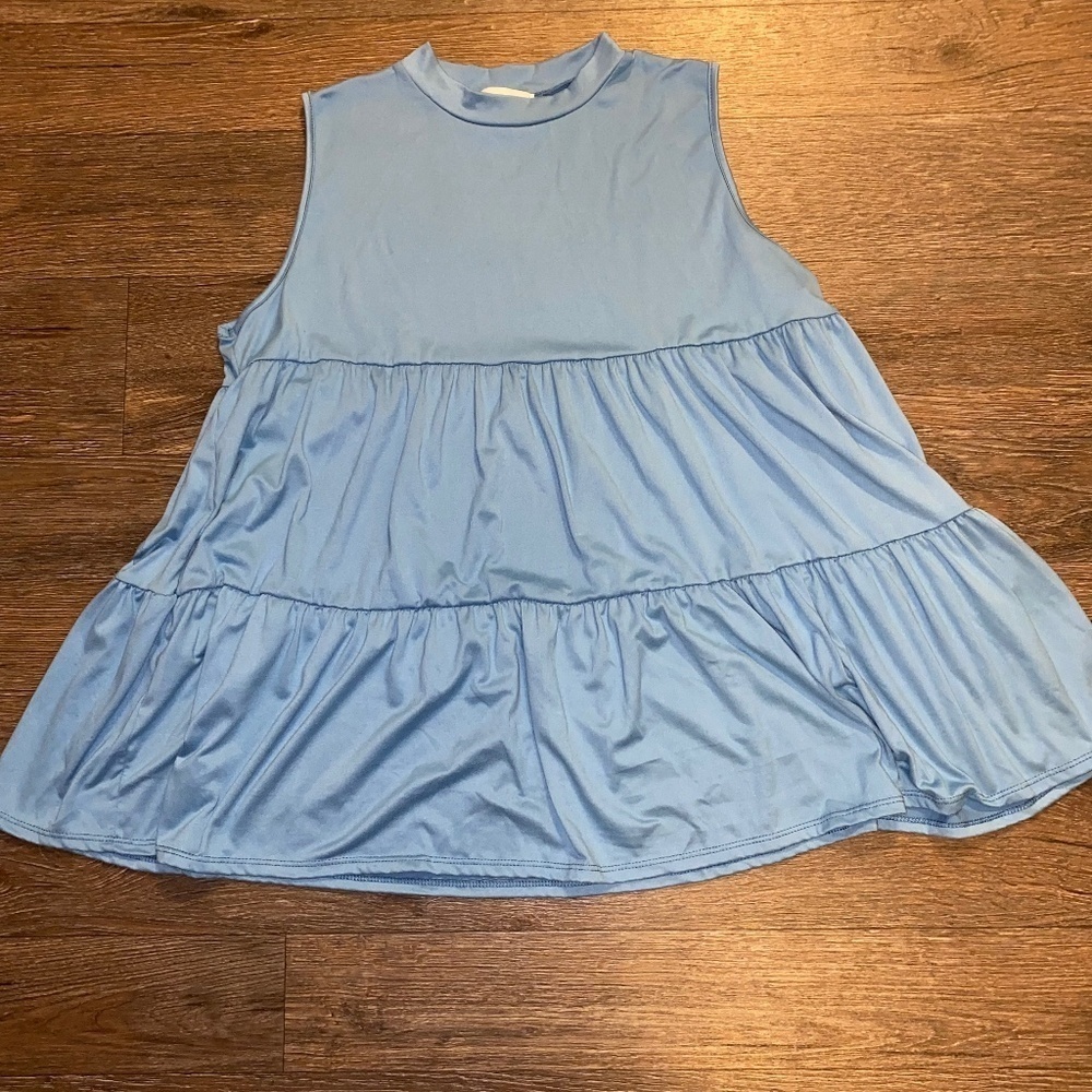 Perfect peach size xl baby blue sleeveless top
